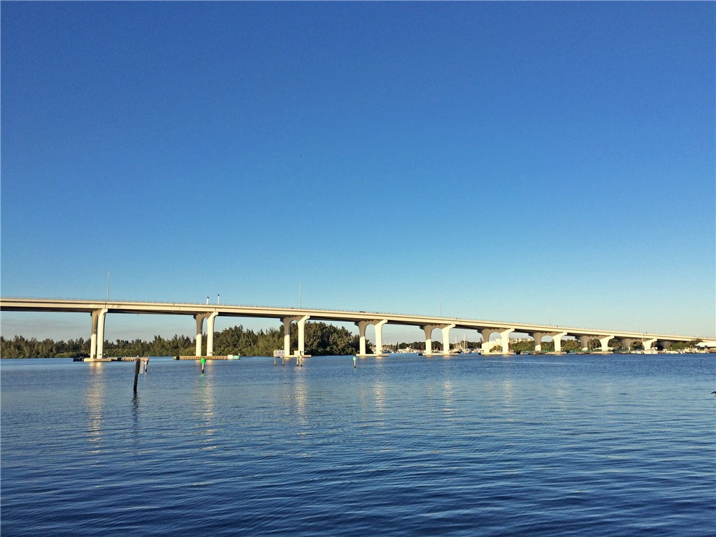 Vero Beach, Florida 32962, United States, 1 Bedroom Bedrooms, ,2 BathroomsBathrooms,Residential,Pending,28715