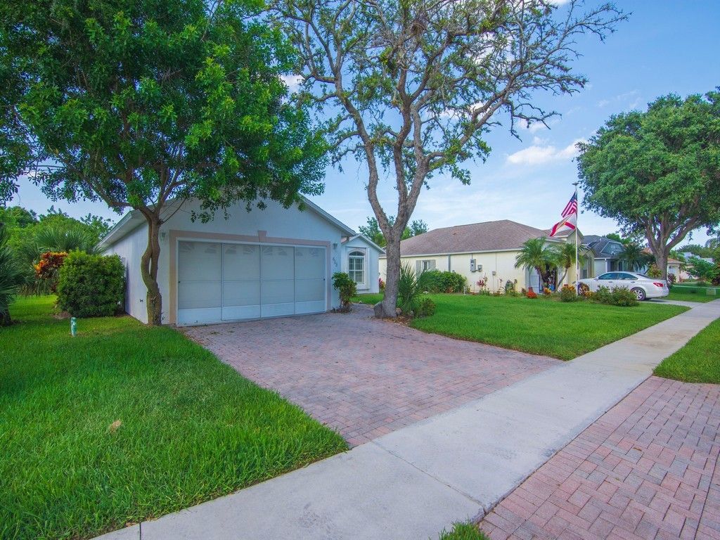 Photo of 608 Cottonwood Road, Sebastian, FL 32958 (MLS # 288331)