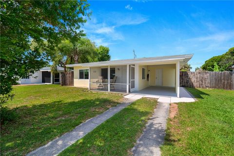 Property photo of 1751 5th Avenue, Vero Beach, FL 32960
