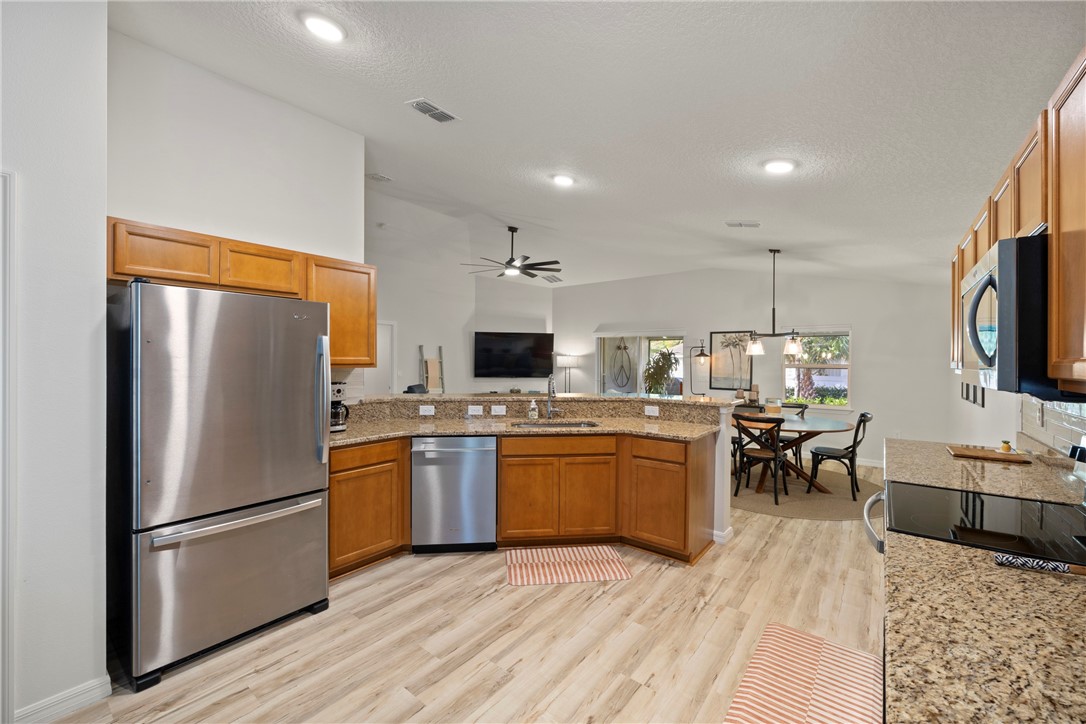 Sebastian, Florida 32958, United States, 3 Bedrooms Bedrooms, ,2 BathroomsBathrooms,Residential,Pending,34141