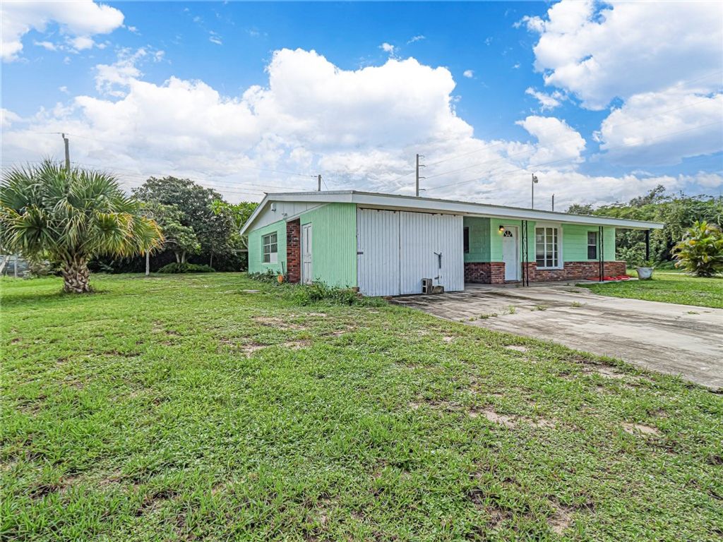 Photo of 2448 1st Court SE, Vero Beach, FL 32962 (MLS # 291477)