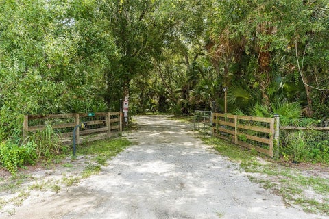 5782 Russakis Road, Fort Pierce, FL 34951