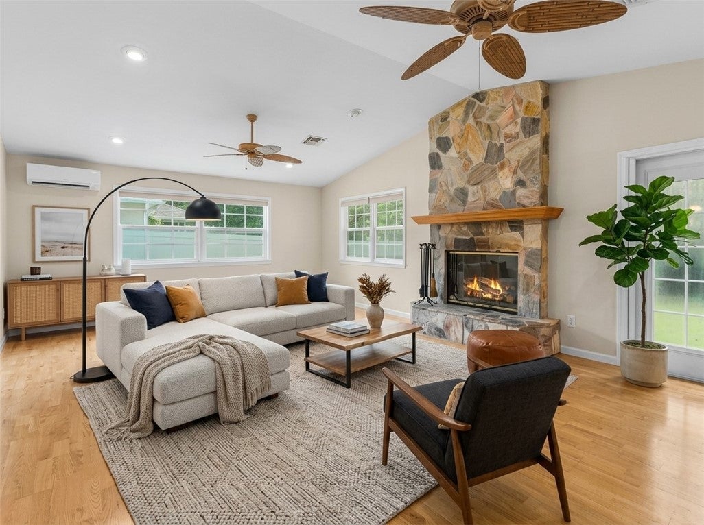 462 Carnival Terrace, Sebastian