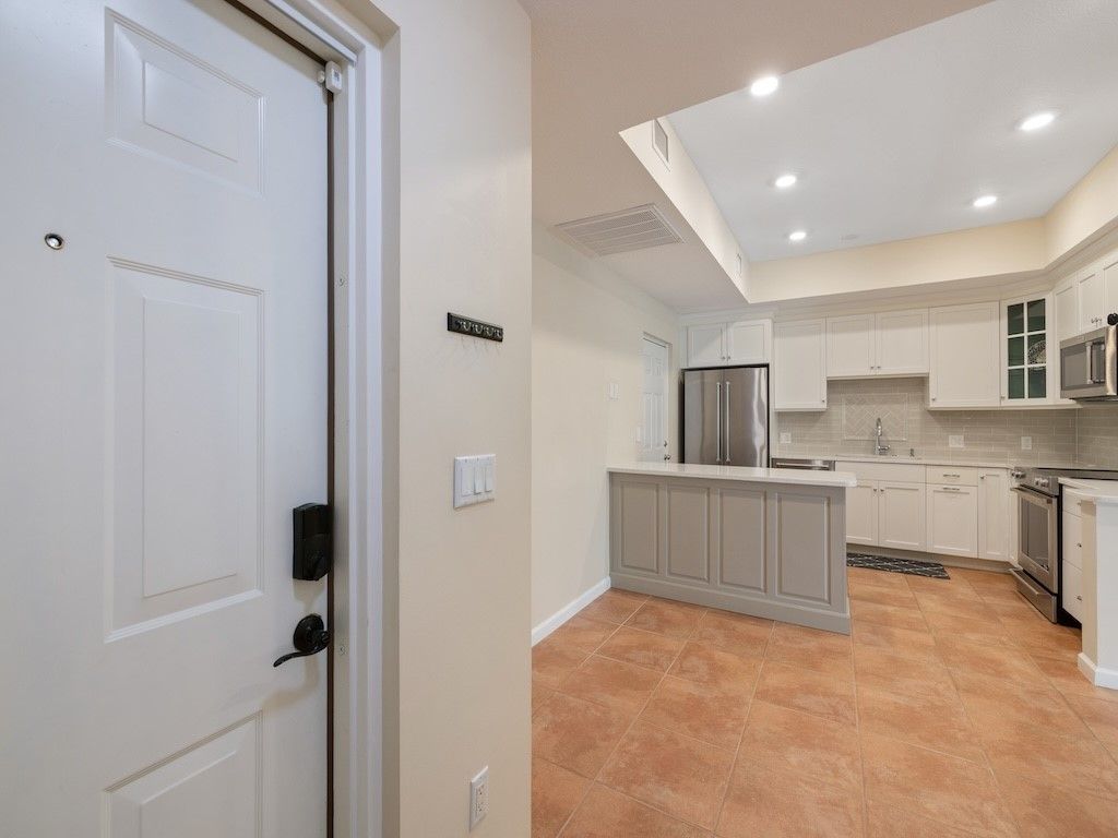 Photo of 544 7th Square SW #101, Vero Beach, FL 32962 (MLS # 291818)