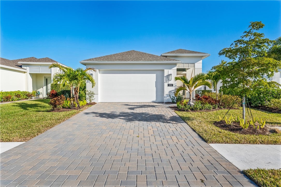 2152 Falls Manor