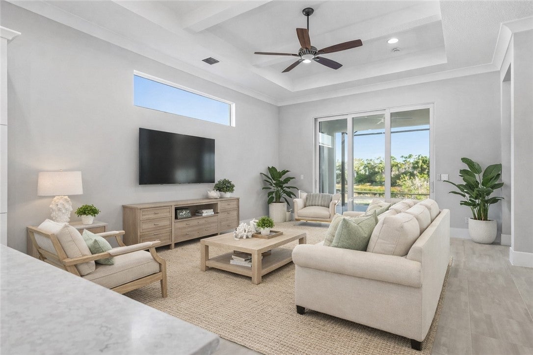 2152 Falls Manor