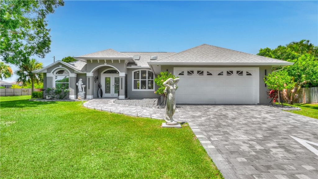 Photo of 1095 47th Avenue SW, Vero Beach, FL 32968 (MLS # 291774)