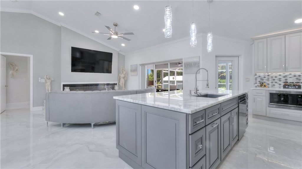 Photo of 1095 47th Avenue SW, Vero Beach, FL 32968 (MLS # 291774)