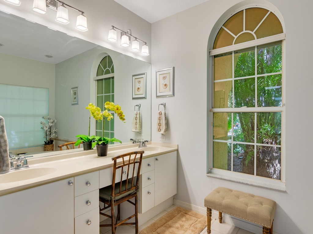 Vero Beach, Florida, 32963, United States, 4 Bedrooms Bedrooms, ,3 BathroomsBathrooms,Residential,Active,1990280