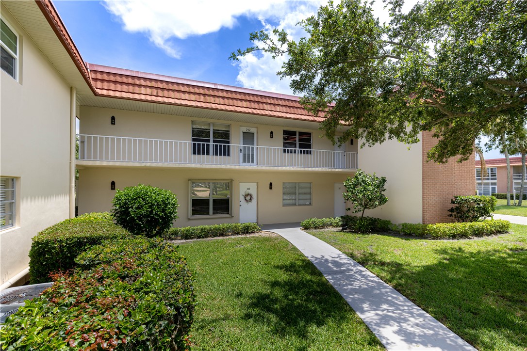 75 Royal Oak Court 202