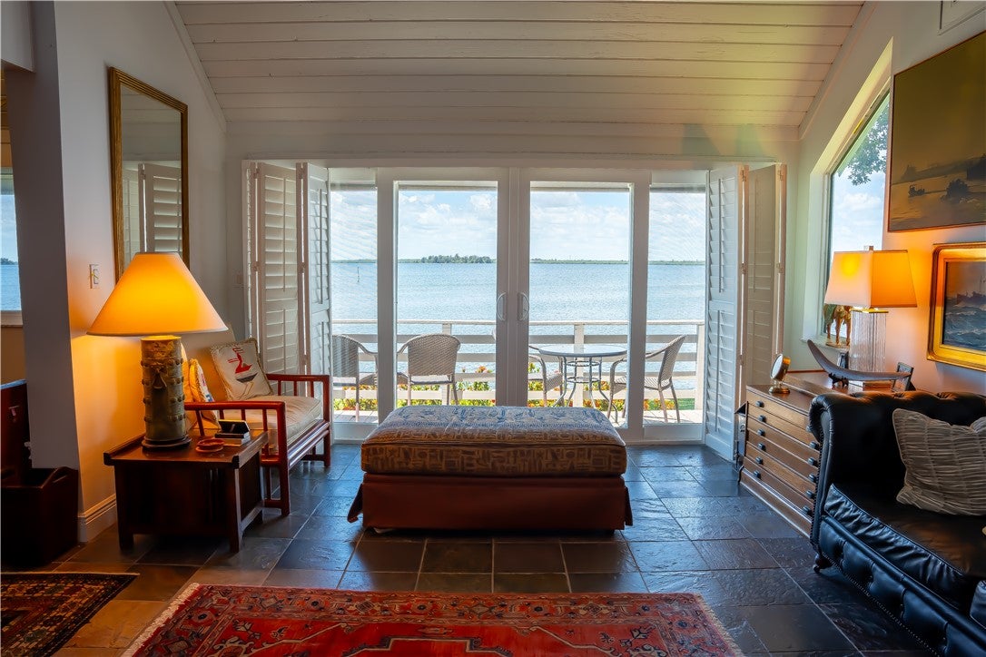 201 Spyglass Lane 201