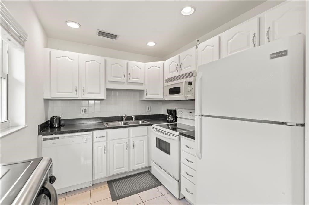 69 Royal Oak Court 203