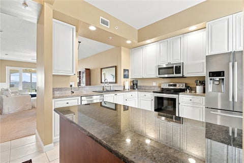 34 Harbour Isle Drive W Ph05, Fort Pierce, FL 34949