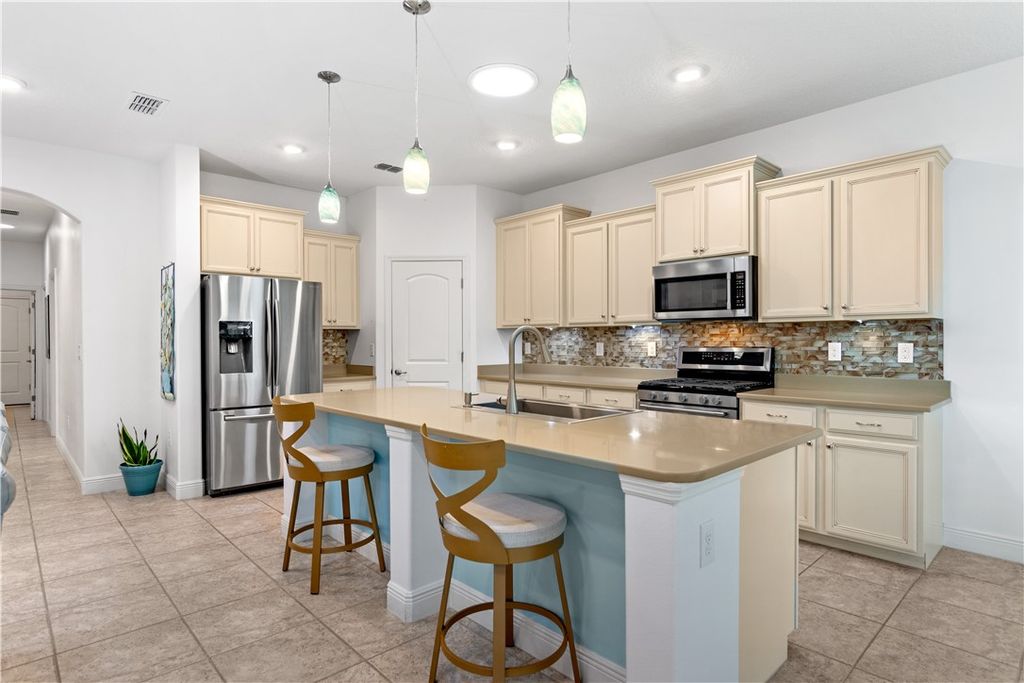 Photo of 3415 Diamond Leaf Drive, Vero Beach, FL 32966 (MLS # 290996)
