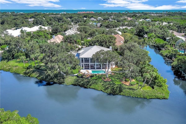 140 WATERWAY LN, VERO BEACH, FL 32963 - Image 2bfed8e0bf21291379a0df93c0320ce2/2632923355