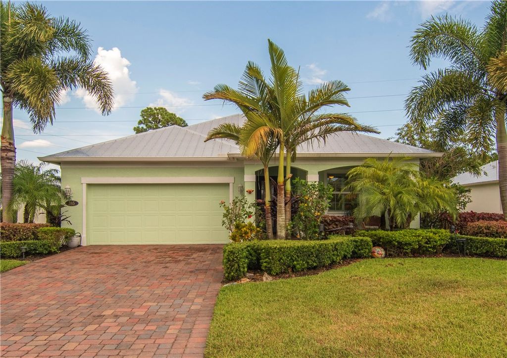 Photo of 385 11th Square SW, Vero Beach, FL 32962 (MLS # 291417)