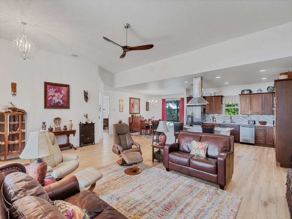 5327 N Old Dixie Highway