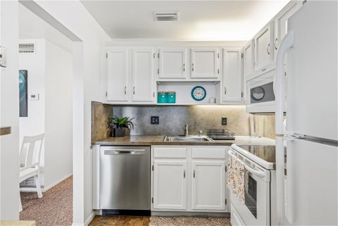 29 Pine Arbor Lane 204, Vero Beach, FL 32962