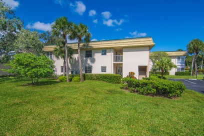 38 Vista Gardens Trail 207 Vero Beach FL 32962