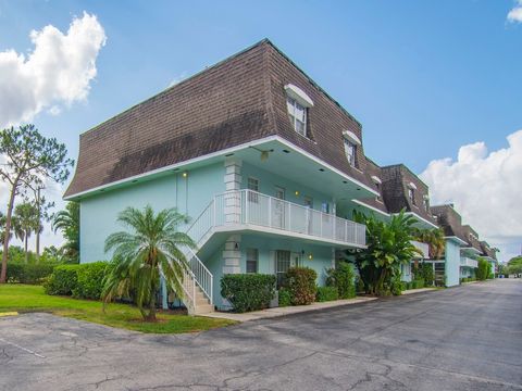 1901 Indian River Boulevard 201A Vero Beach FL 32960