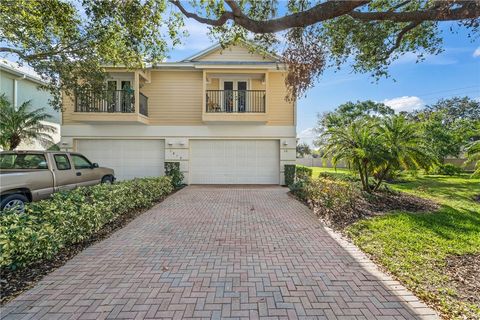 1815 Bridgepointe Circle 10 Vero Beach FL 32967
