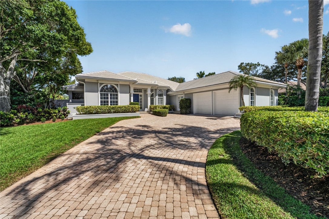 311 Shores Drive, Indian River Shores