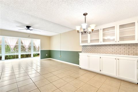 1901 Indian River Boulevard D210 Vero Beach FL 32960