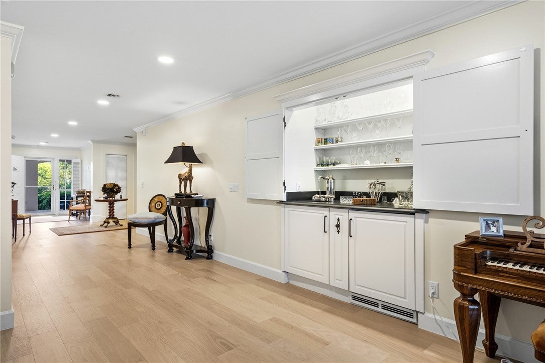 1250 W Southwinds Boulevard 116