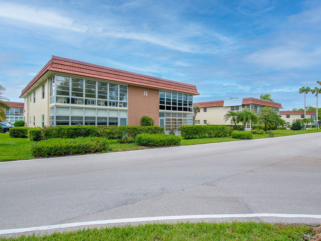 15 Vista Palm Lane 102