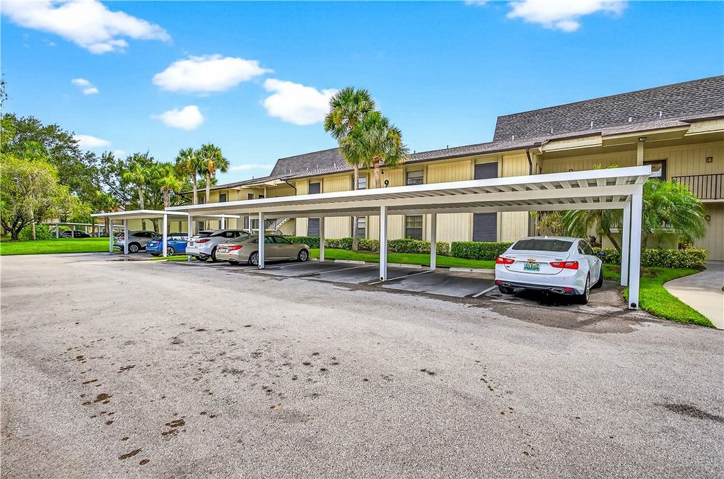 Photo of 9 Plantation Drive #201, Vero Beach, FL 32966 (MLS # 290833)