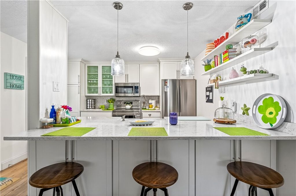Photo of 9 Plantation Drive #201, Vero Beach, FL 32966 (MLS # 290833)