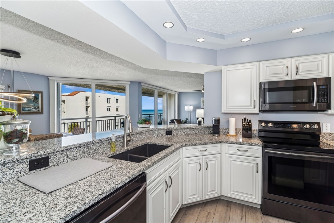 Indialantic, Florida 32903, United States, 3 Bedrooms Bedrooms, ,2 BathroomsBathrooms,Residential,Pending,22153