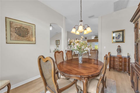 5475 Temple Terrace Sw, Vero Beach, FL 32968
