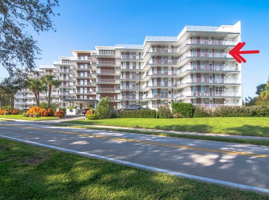 Photo of 935 E Causeway Boulevard #509, Vero Beach, FL 32963 (MLS # 291332)