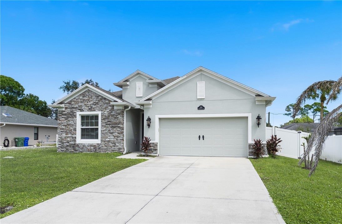 1518 Polynesian Lane, Sebastian