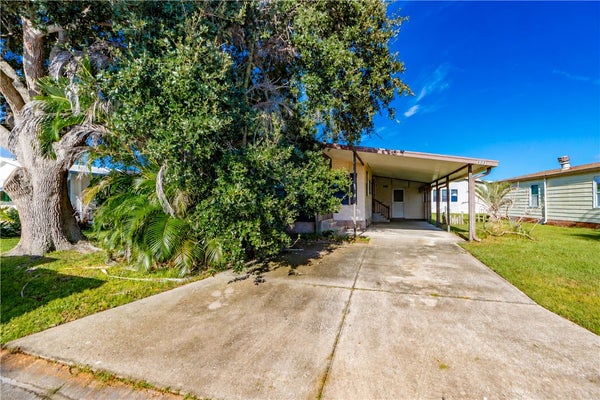 605 WEDELIA DR, SEBASTIAN, FL 32976 - Image 389c463fc70031e0d3ad4e7f178bc1cd/1548495991