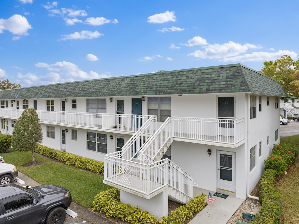 2800 Indian River Boulevard M7