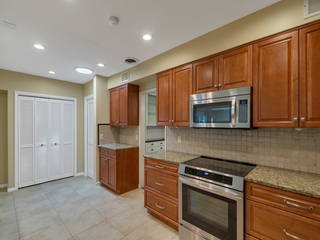 2155 Vero Beach Avenue