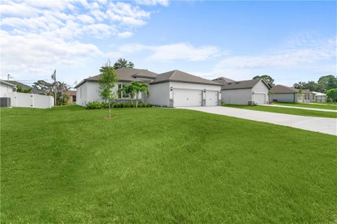 9166 103rd Court, Vero Beach, FL 32967