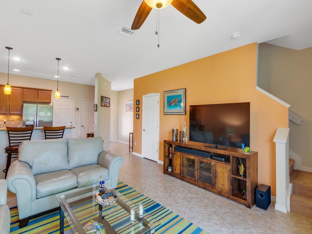 1073 Normandie Way