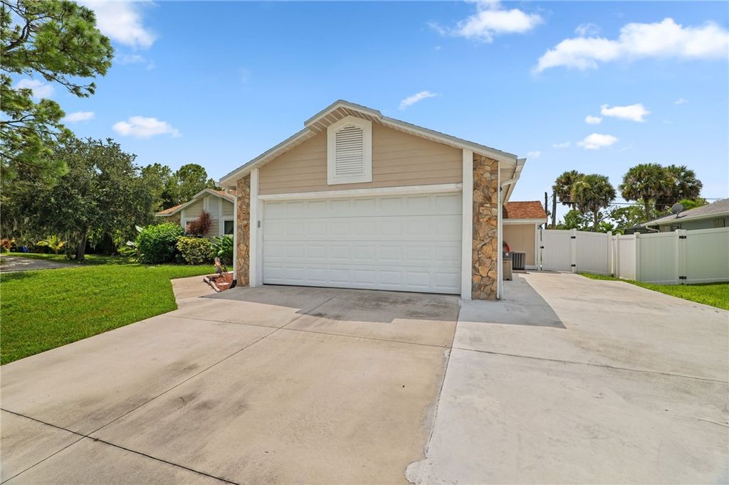 Photo of 1491 Abbott Lane, Sebastian, FL 32958 (MLS # 290758)