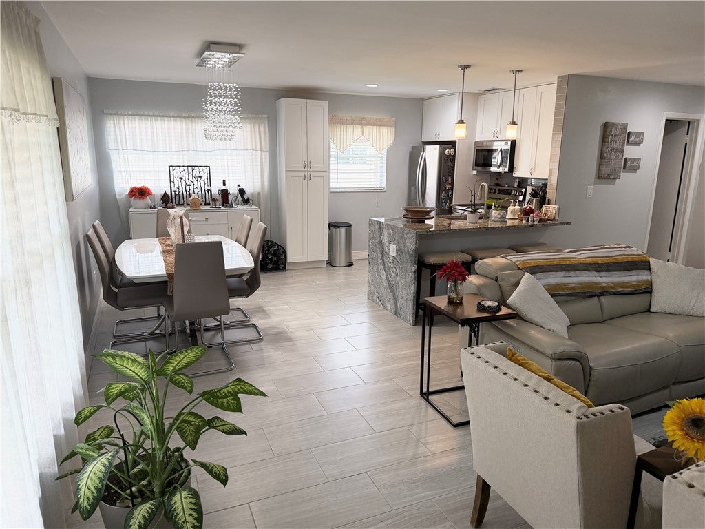 9 Vista Palm Lane 202