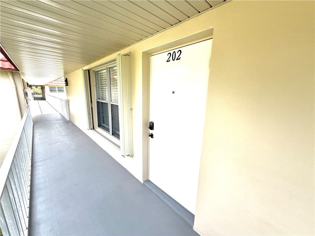 9 Vista Palm Lane 202