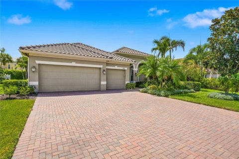 4249 Diamond Square, Vero Beach, FL 32967