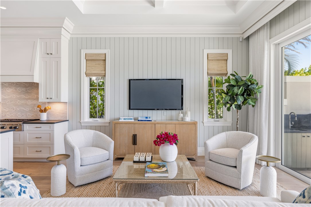 21 Royal Palm Point C