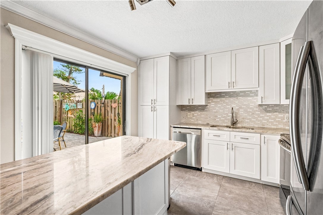 1166 6th Avenue 15b, Vero Beach