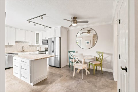 1166 6th Avenue 15b, Vero Beach, FL 32960