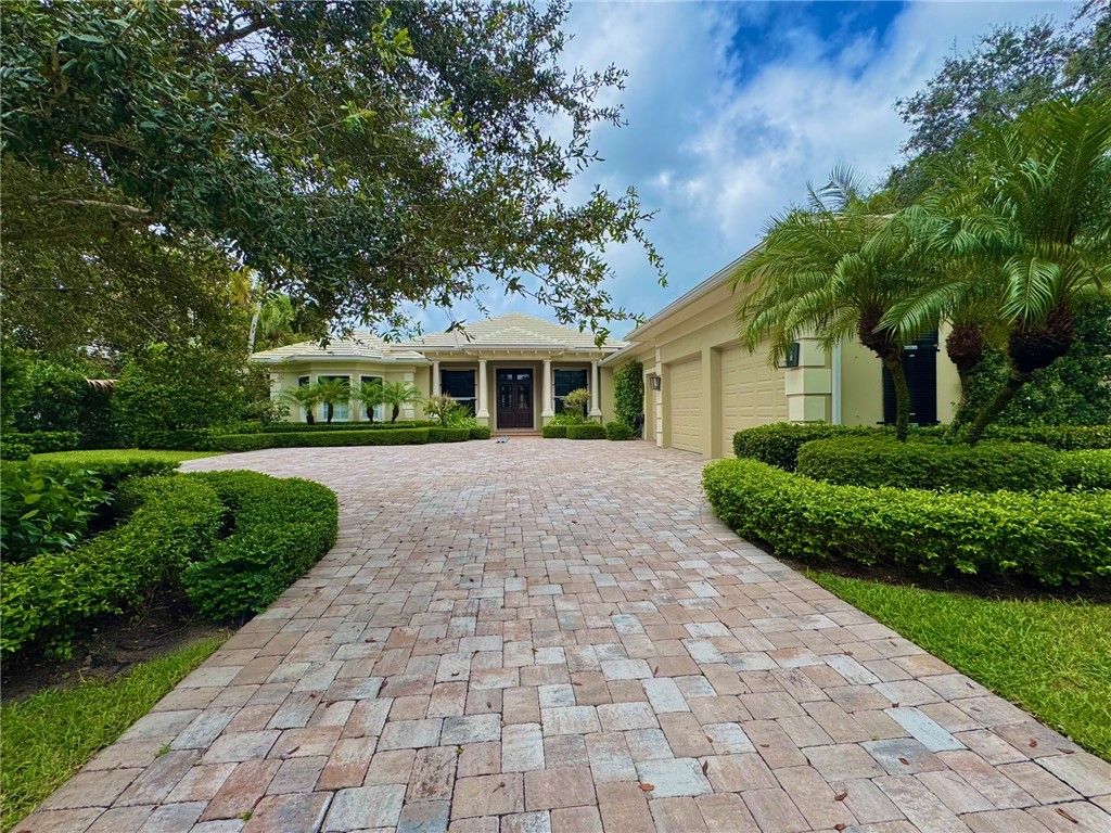 Photo of 403 Indies Drive, Vero Beach, FL 32963 (MLS # 291042)