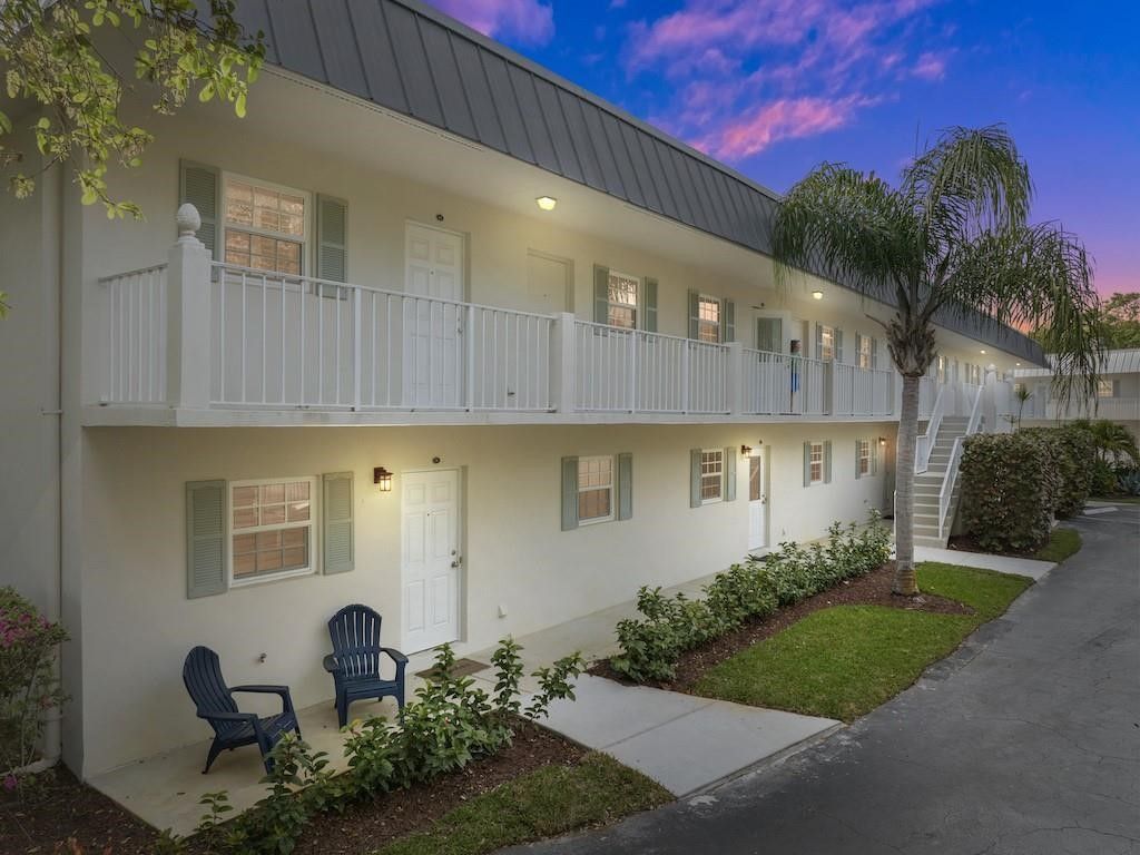 Photo of 900 Jasmine Lane #10A, Vero Beach, FL 32963 (MLS # 291744)