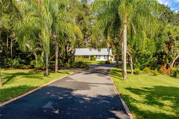 9791 FLEMING GRANT RD, SEBASTIAN, FL 32976 - Image 3fa54d59a9be3aaef92e987e874899a3/2138496438